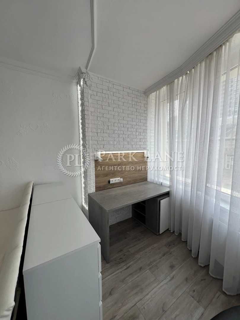 Продаж 3-кімнатної квартири, вул. Дмитрівська, 60/19, клубний будинок