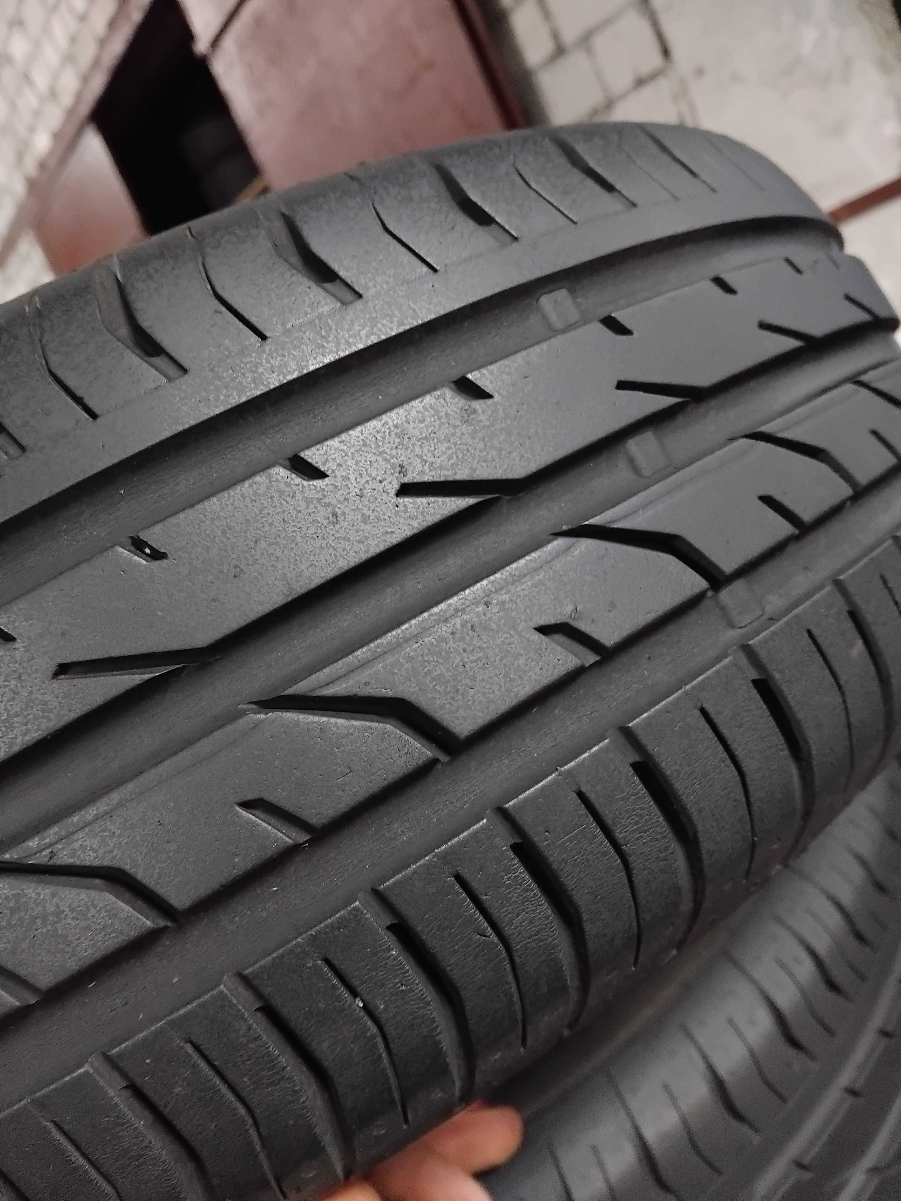 Шини бу 185/60 R15 Continental PremiumContact 2 Комплект Літо