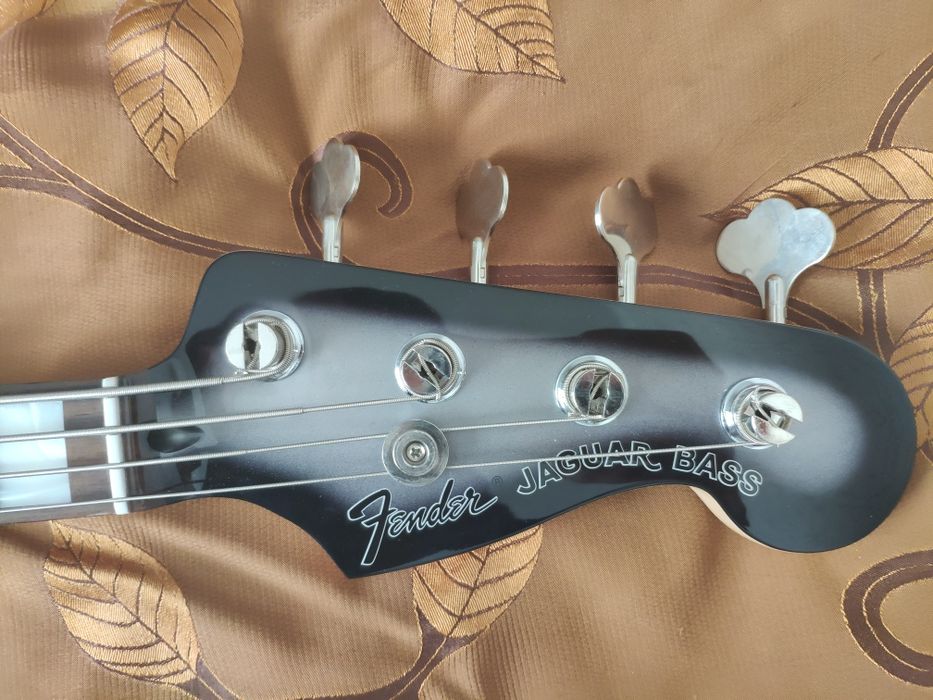 Fender Troy Sanders Jaguar Bass