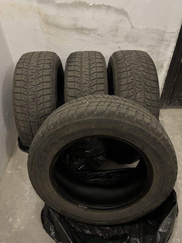 Зимова гума/зимняя резина Bridgestone Blizzak 215/60/16