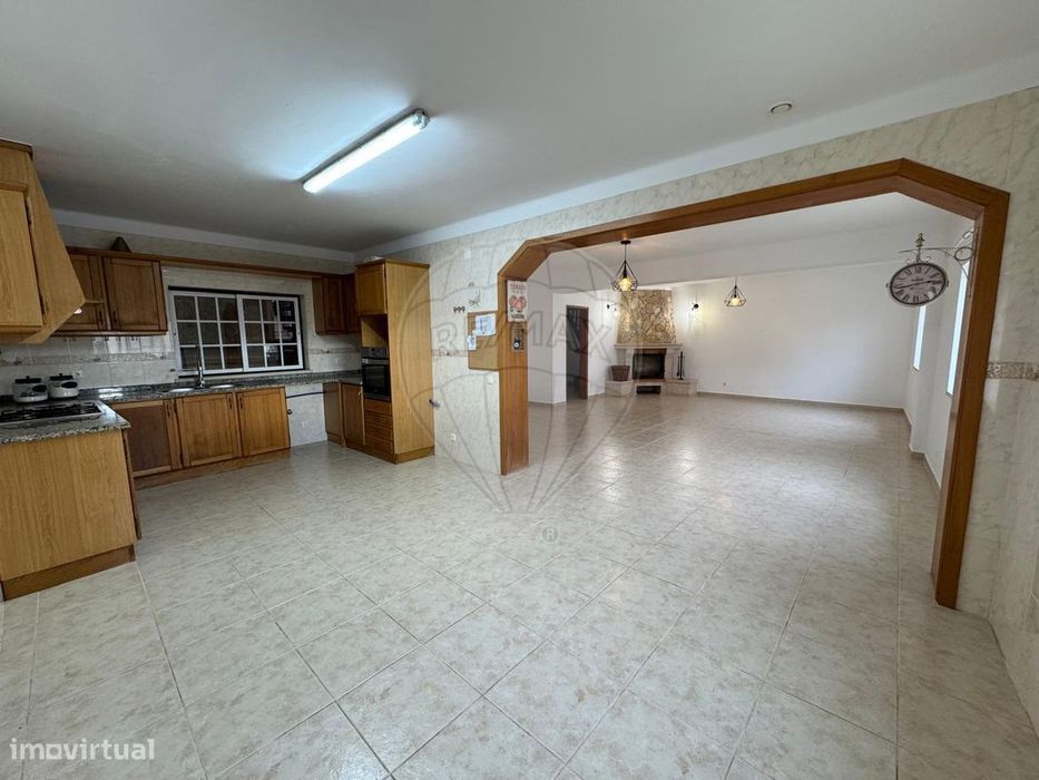 Moradia T4 para arrendamento