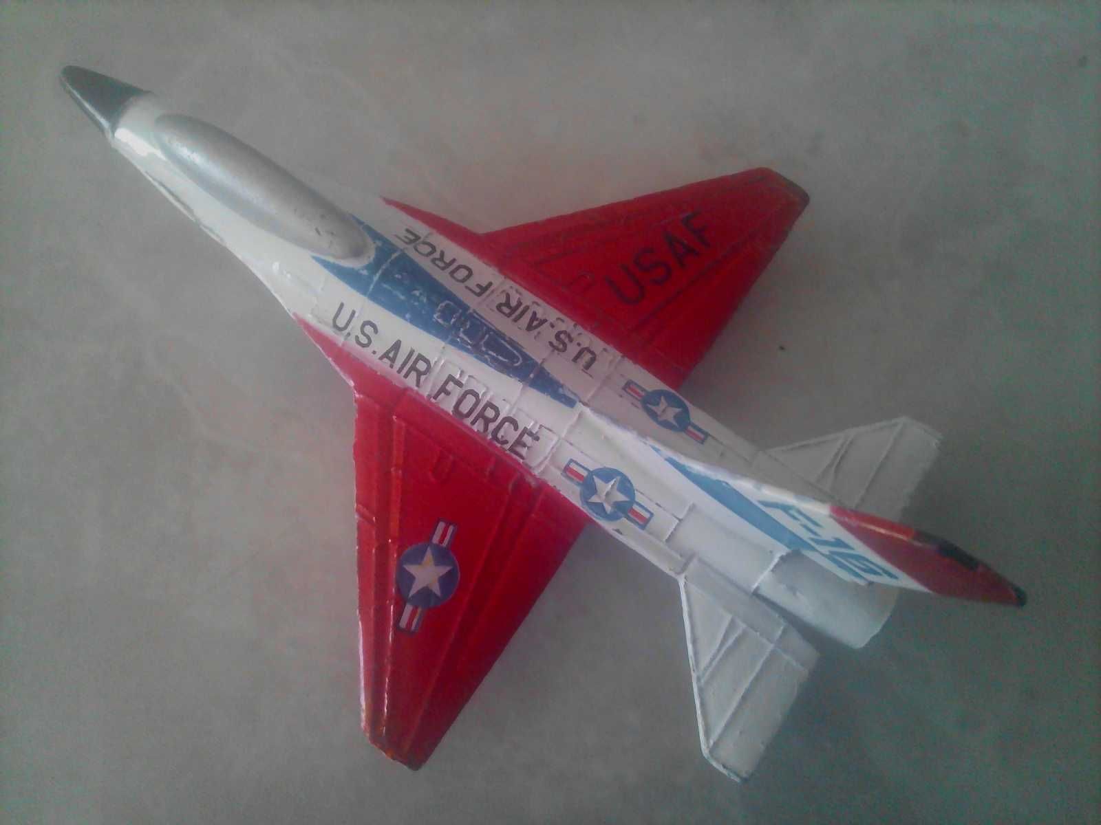 Детская игрушка самолёт модель истребитель US Air Force F-16