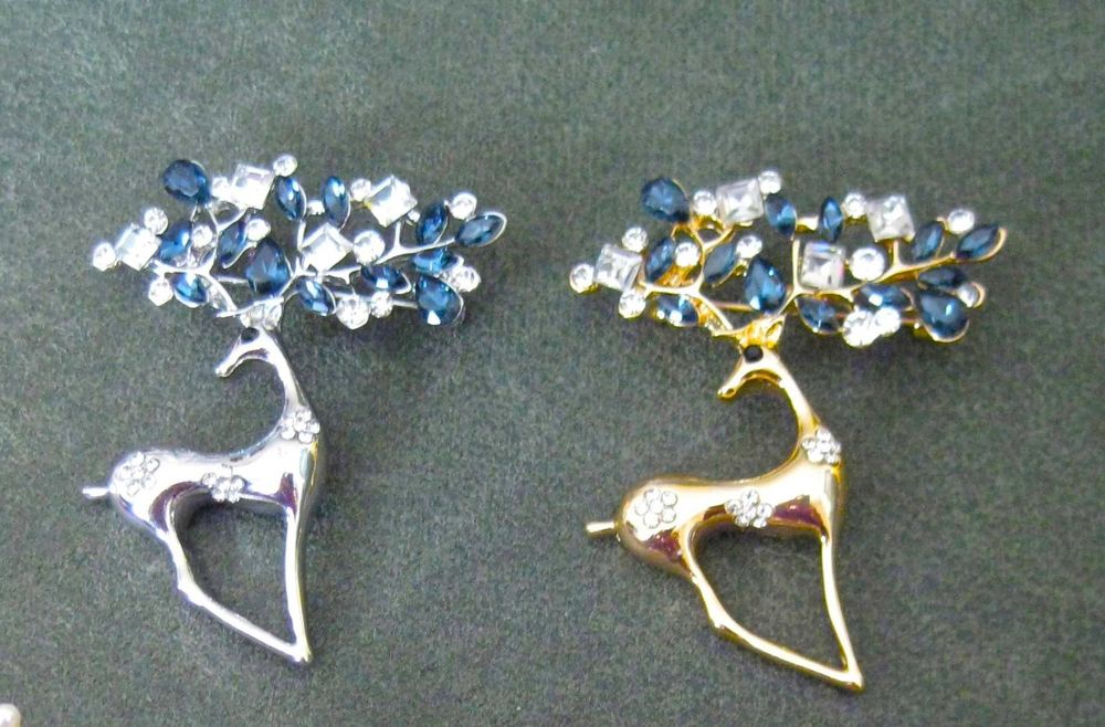 Alfinete / Broche / Pregadeira Veado Dourado c/ Cristais NOVO