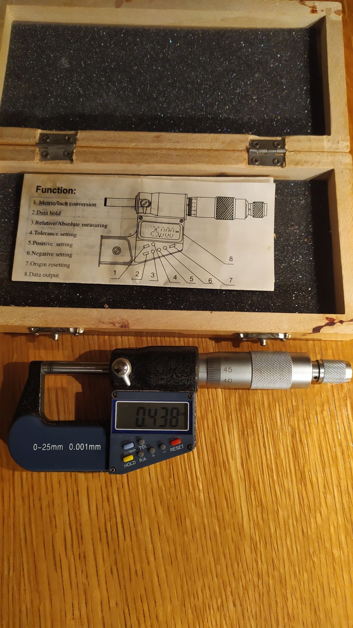 Micrometr z wyświetlaczem elektronicznym 0-25mm , 0,001mm precyzyjny