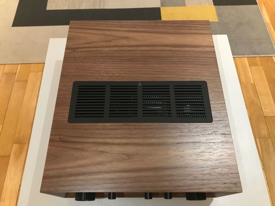 Leak Stereo 230 Wood wzmacniacz stereo 2x115W z DAC i Bluetooth