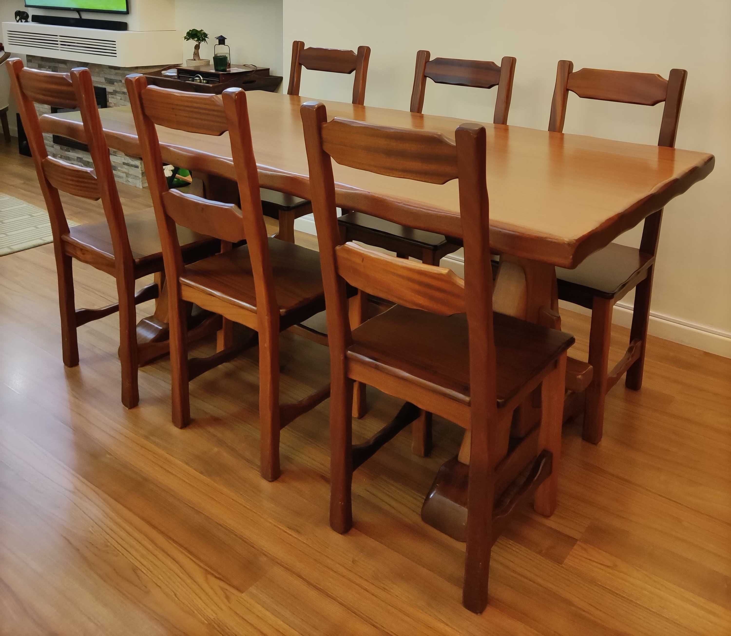 Mesa de Jantar em Pinho + 6 Cadeiras