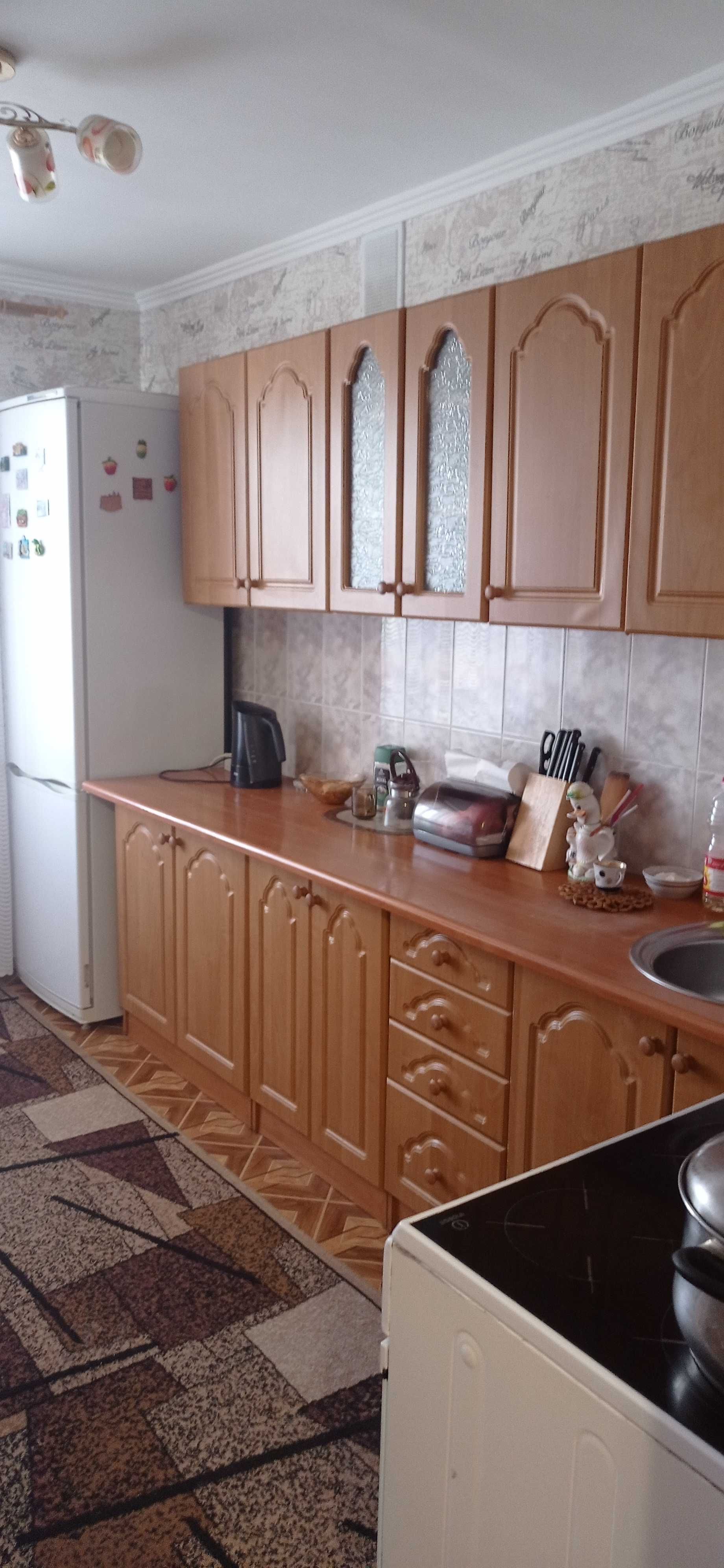 Продам чотирьох кімнатну квартиру
