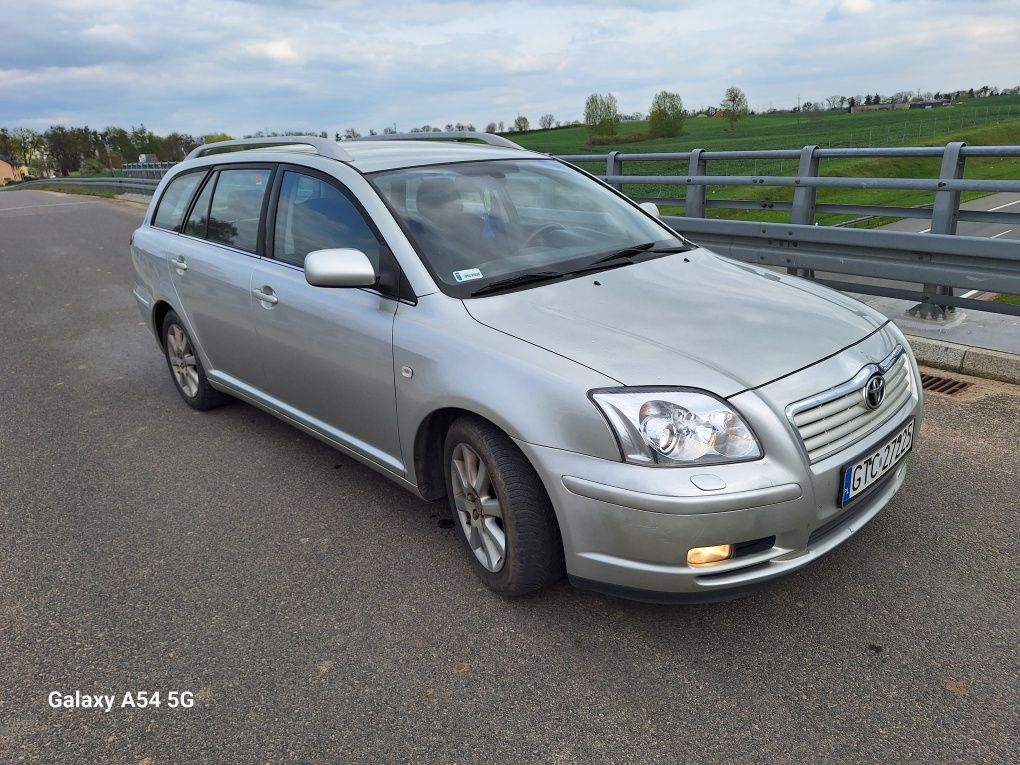 Toyota Avensis 1.8 benzyna