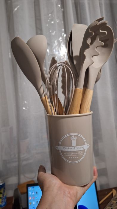 Набір бежевого силіконового приладдя 12 предметів Kitchen Set