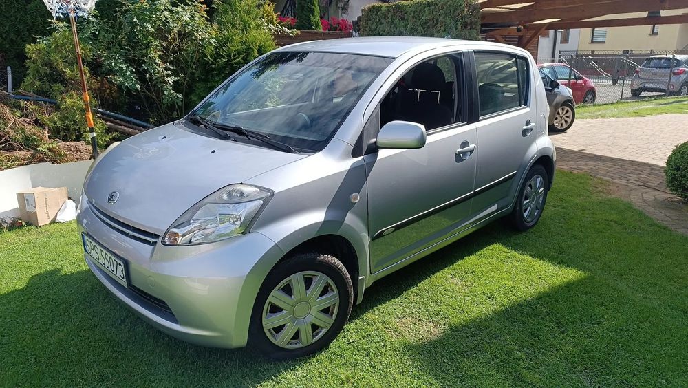 Daihatsu Sirion Daihatsu ,,toyota yaris..