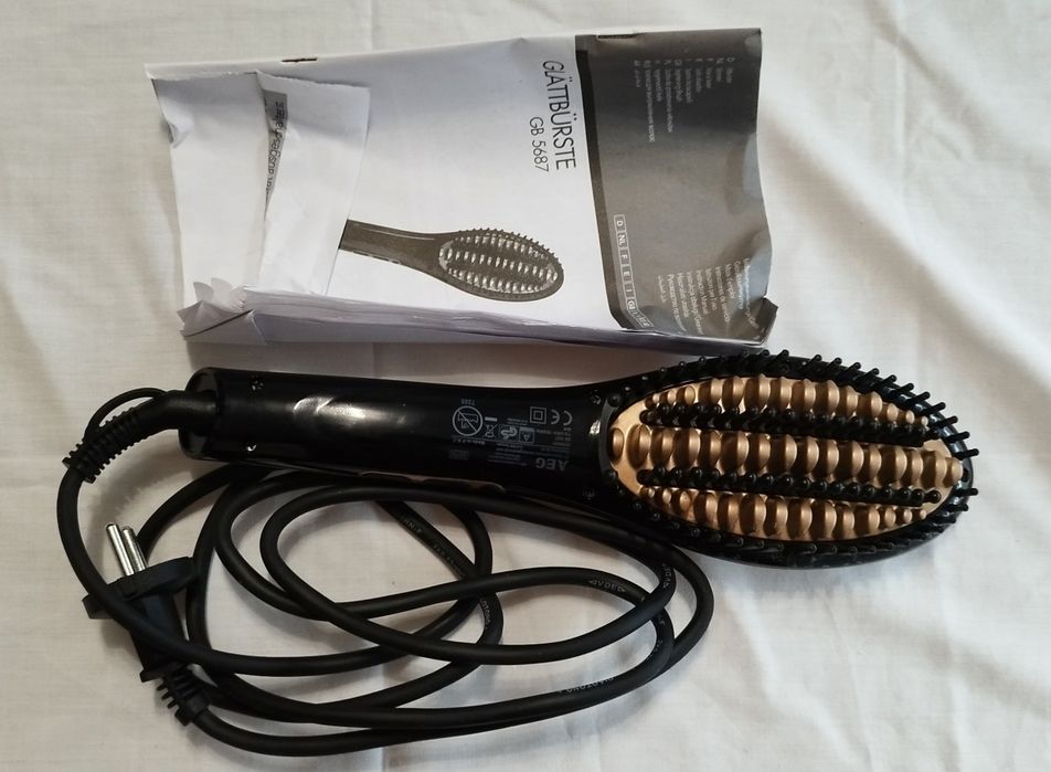 Escova de alisamento marca AEG usada uma vez