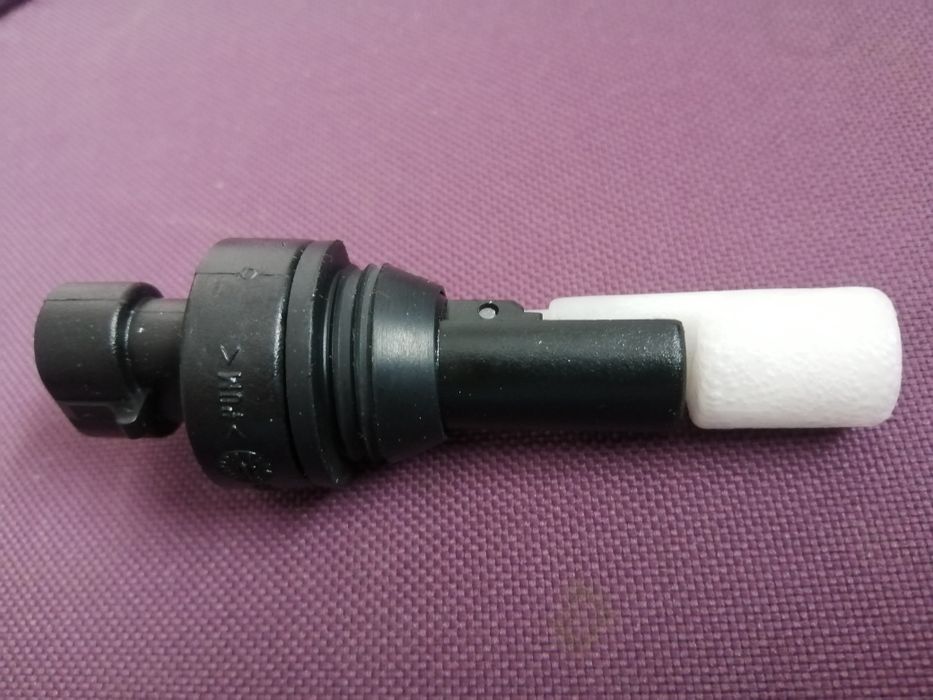 Czujnik poziomu płynu spryskiwacza