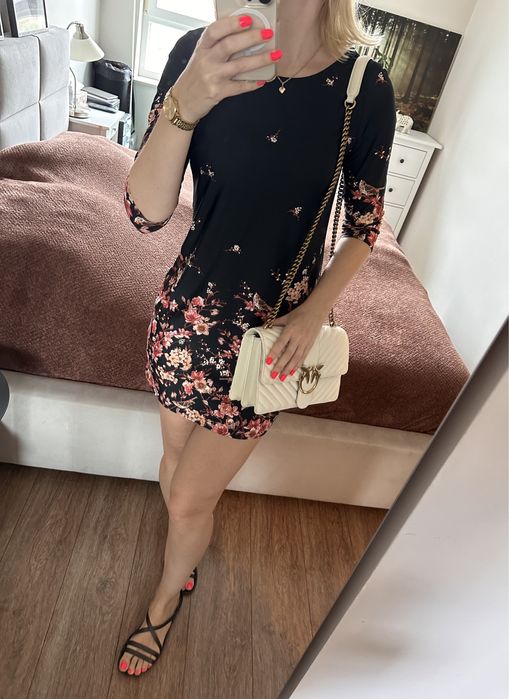 Elegancka Tunika sukienka czarna ze zdobieniem 38 M
