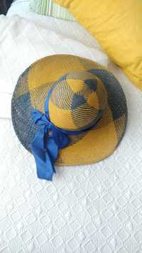 Chapéu em palha amarelo e azul