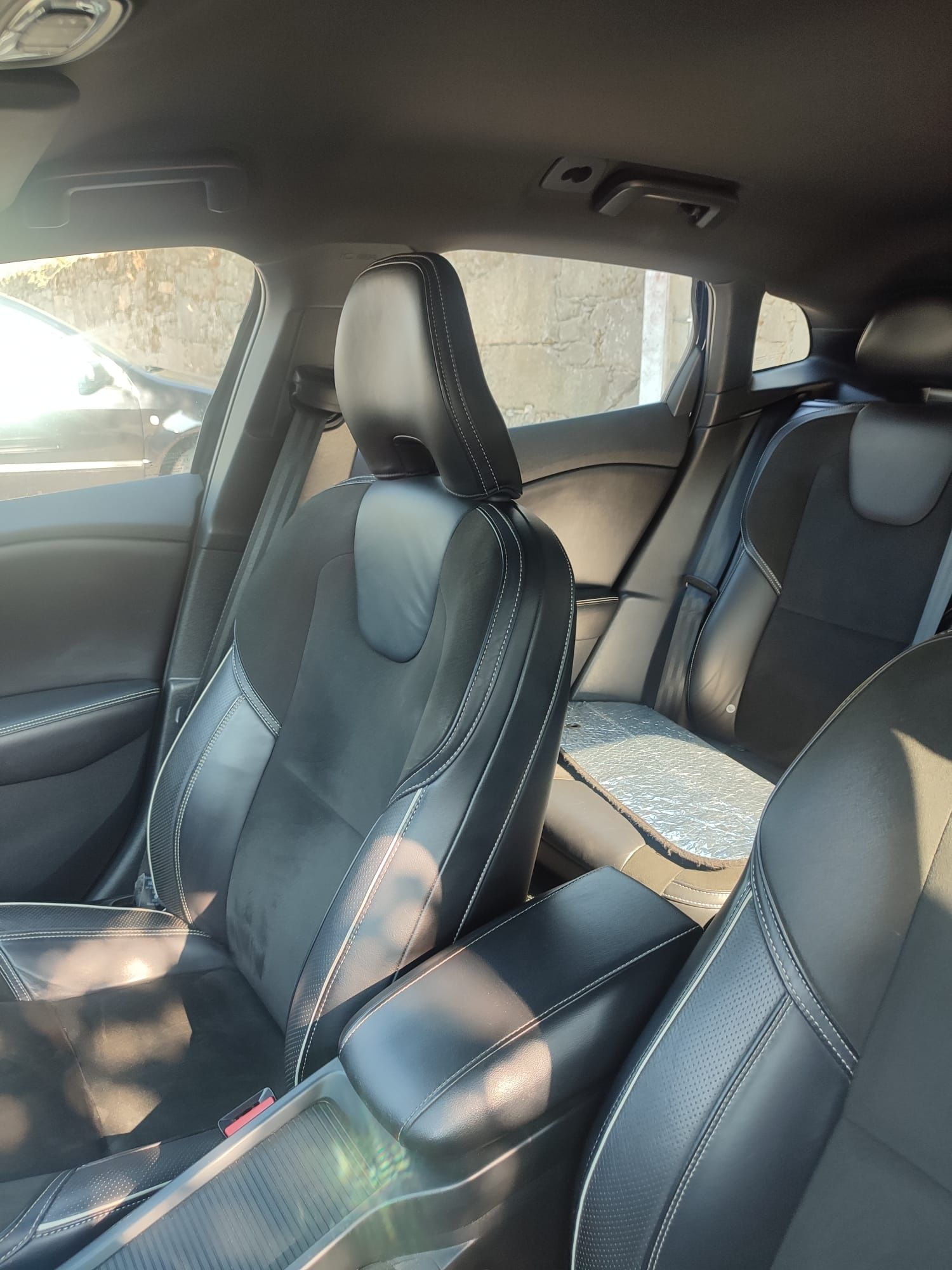 Volvo V40 D2 R Design 2.0 120cv (222000km)