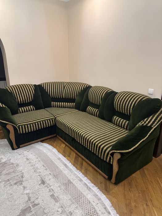 Диван кутовий в хорошому стані