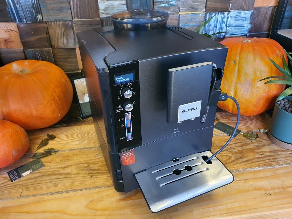 Automatycznie spienia i mieli kawę- Siemens eq.5 macchiato po serwisie