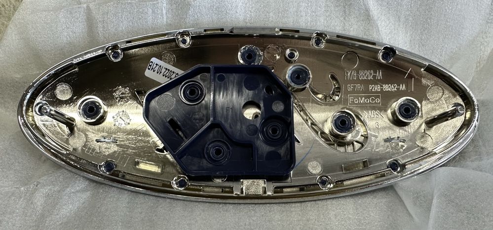 Значок, Логотип, Емблема в решітку Ford Edge 15-24