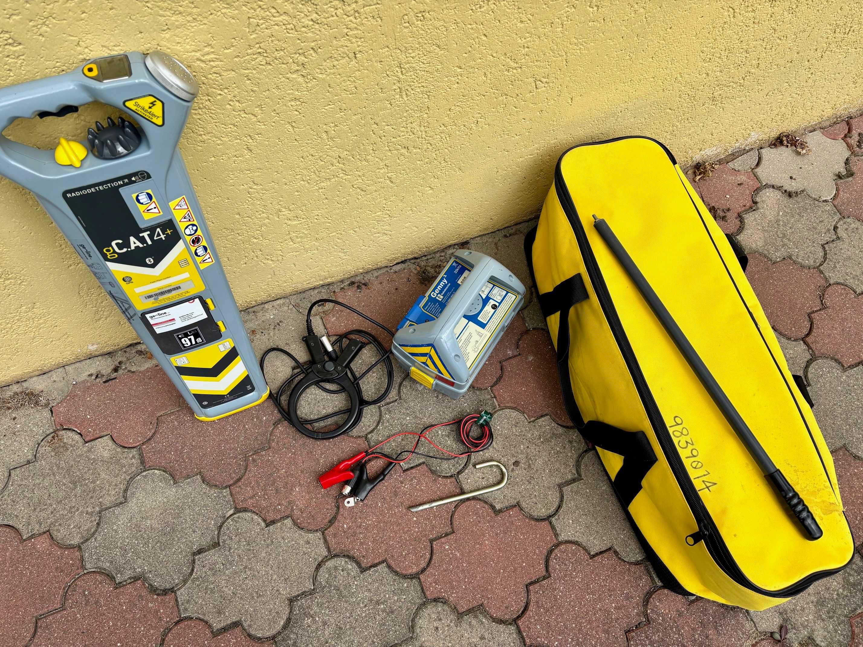 Radiodetektor wykrywacz kabli instalacji eCAT4+ GENNY Pomiar głębokośc