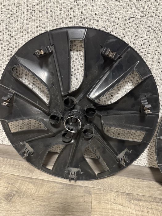 Продам колпаки  Tesla  R19 б/в
