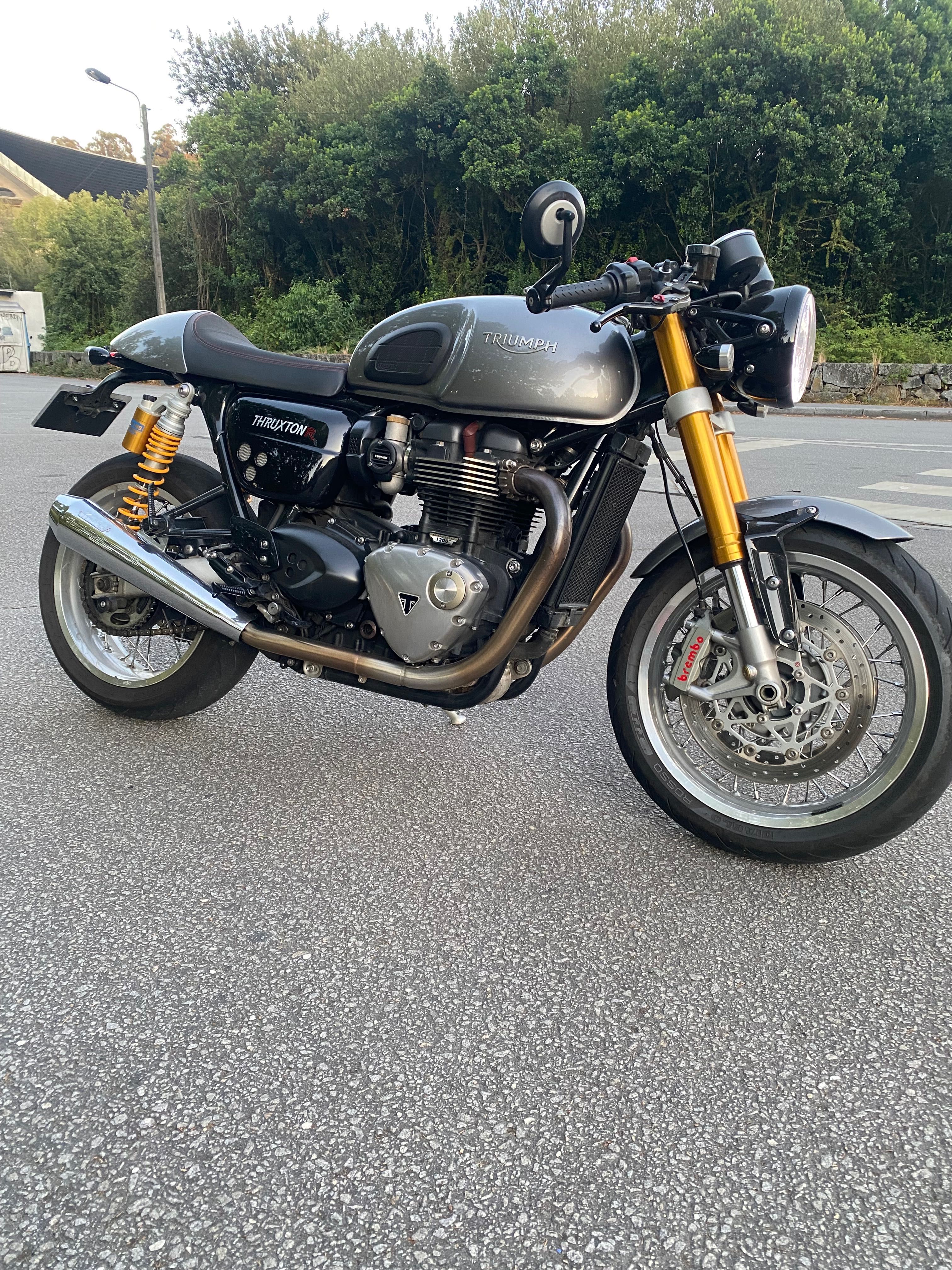 Triumph thruxton 1200 r
