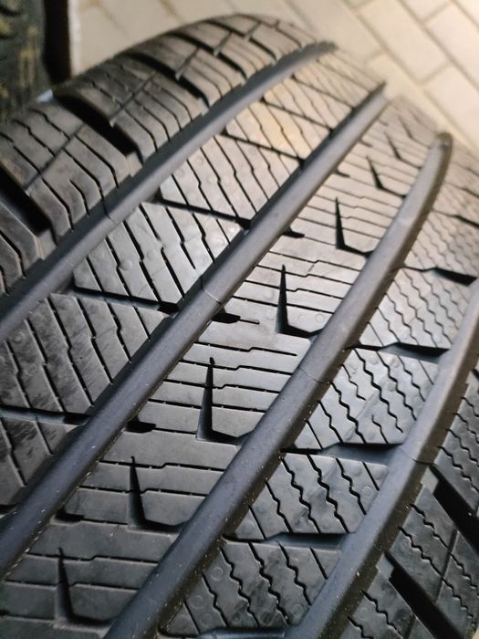 1x Vredestein Qutrac Pro 235/50R18 101V 1 sztuka całoroczna