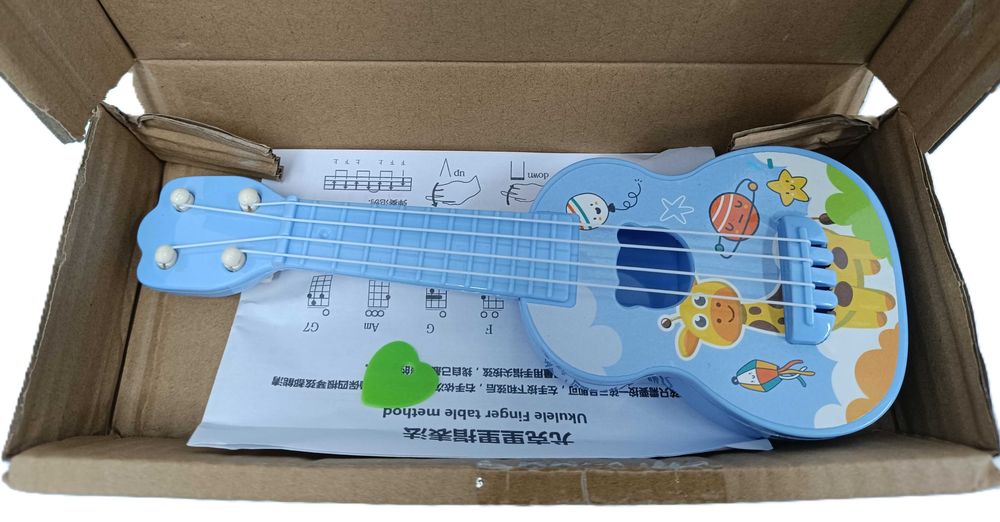 zabawkowe ukulele dla dzieci