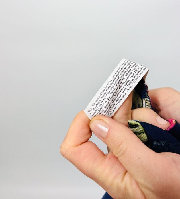 Granatowy kombinezon w kwiaty na ramiączkach XL 42 F&F