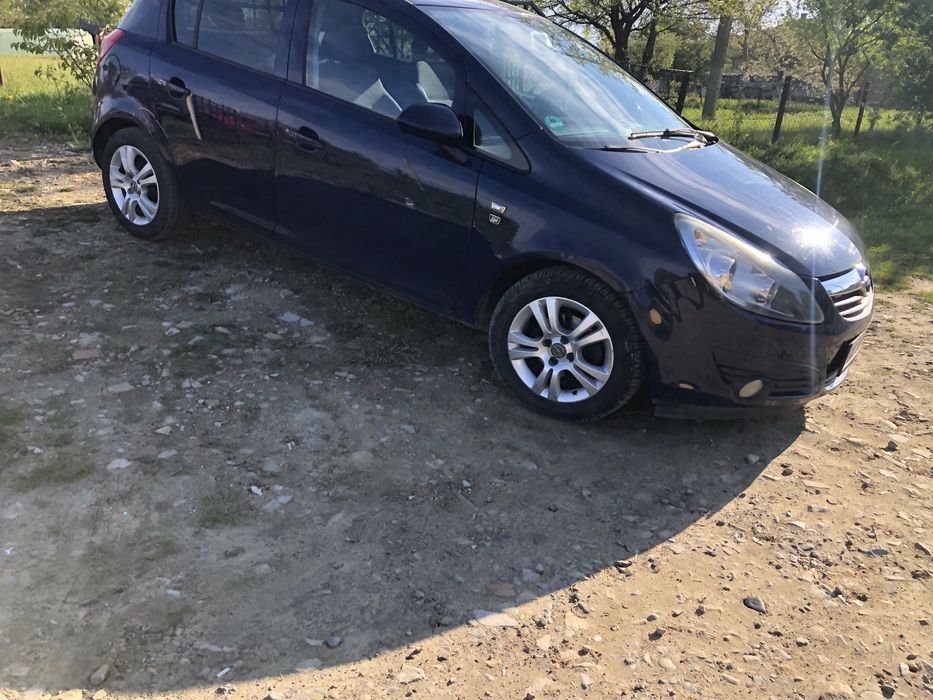 Опель корса 2010рік