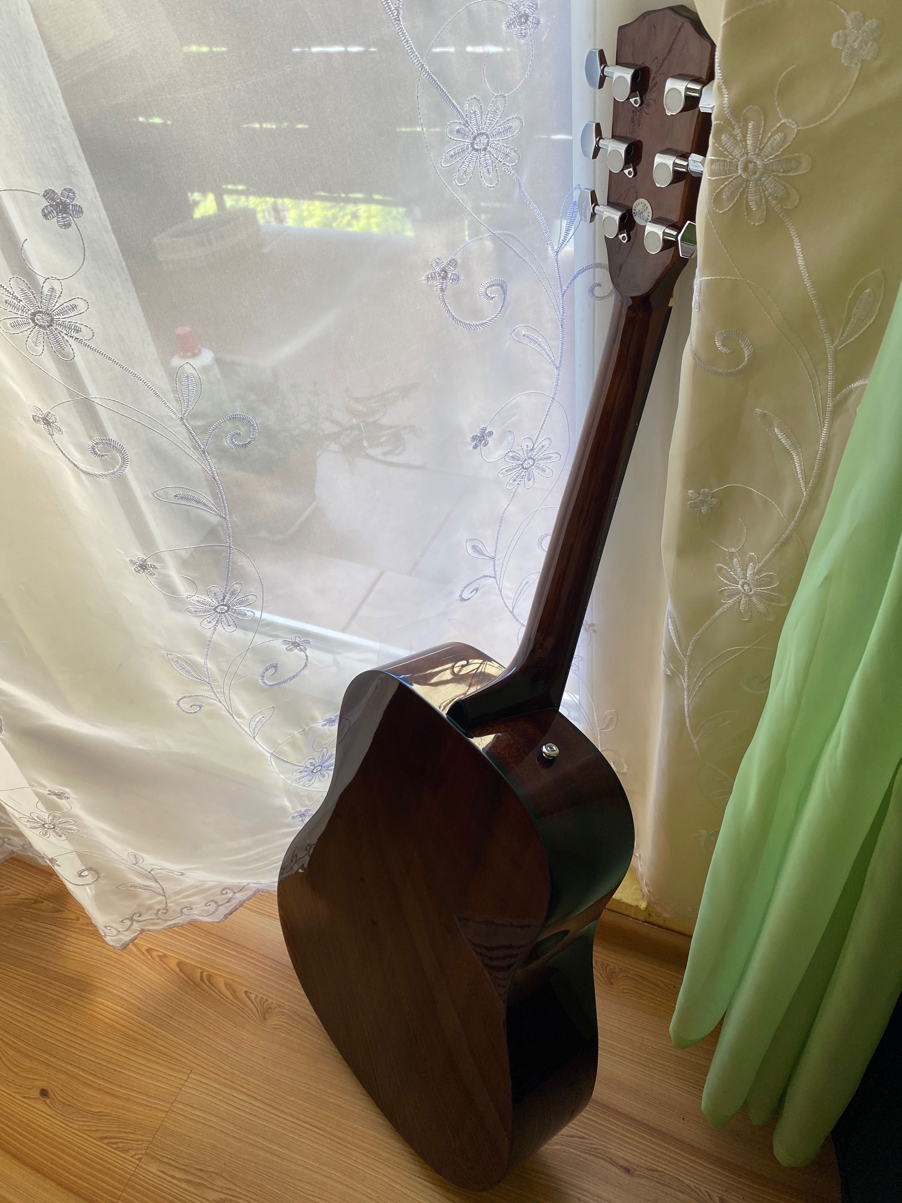 Sprzedam gitarę Fender CD60, nowa nigdy nieużywana plus pokrowiec.