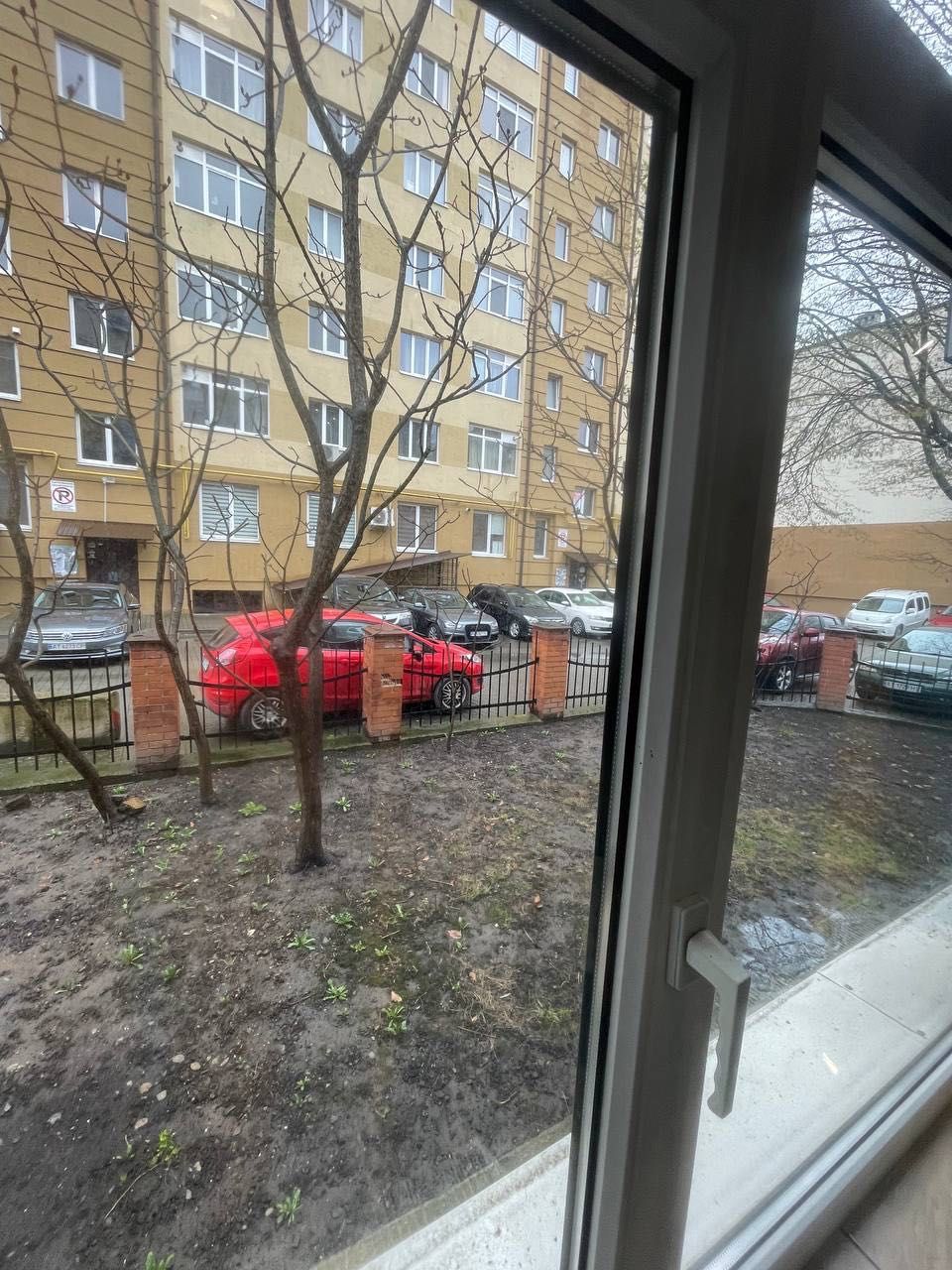 Оренда просторого офісу в центрі. Окремостояча будівля.Паркомісце