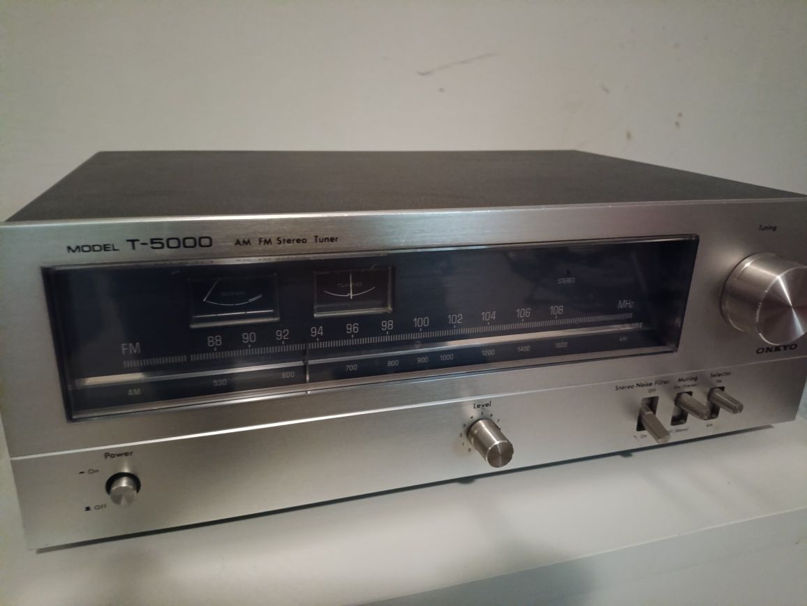 Tuner Onkyo T-5000
