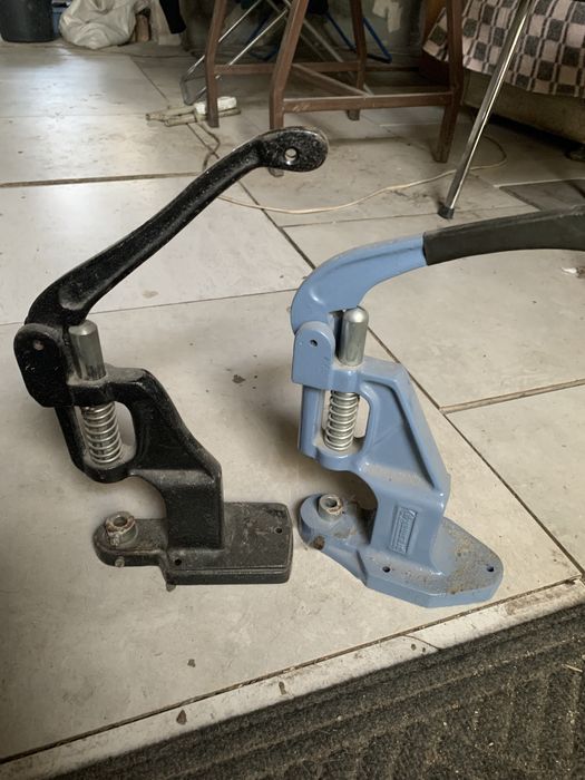 Срочно Продам швейные машинки оверлок прес для фурнитуры