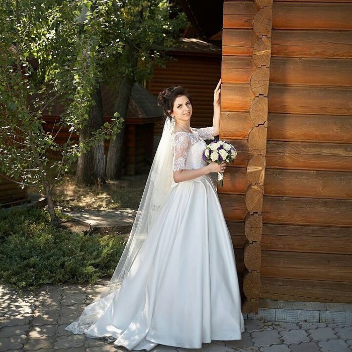 Сукня весільна атласна