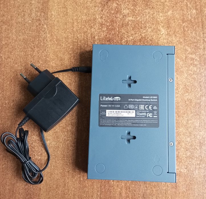 Продам Комутатор TP-Link LS108G