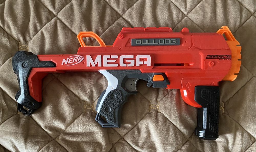 Бластер Nerf Mega Bulldog