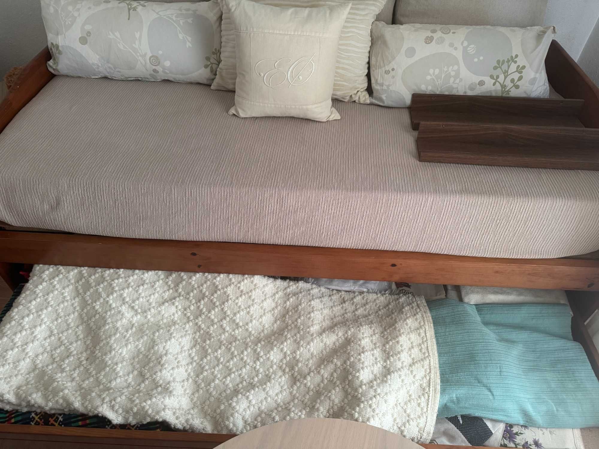cama de solteiro com gavetão (colchão incluindo)