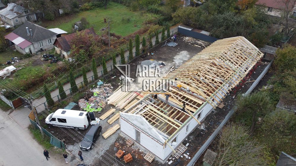 Стильний компактний будинок в класному районі
