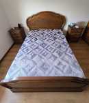 Cama madeira castanho + 2 mesas cabeceira + cómoda