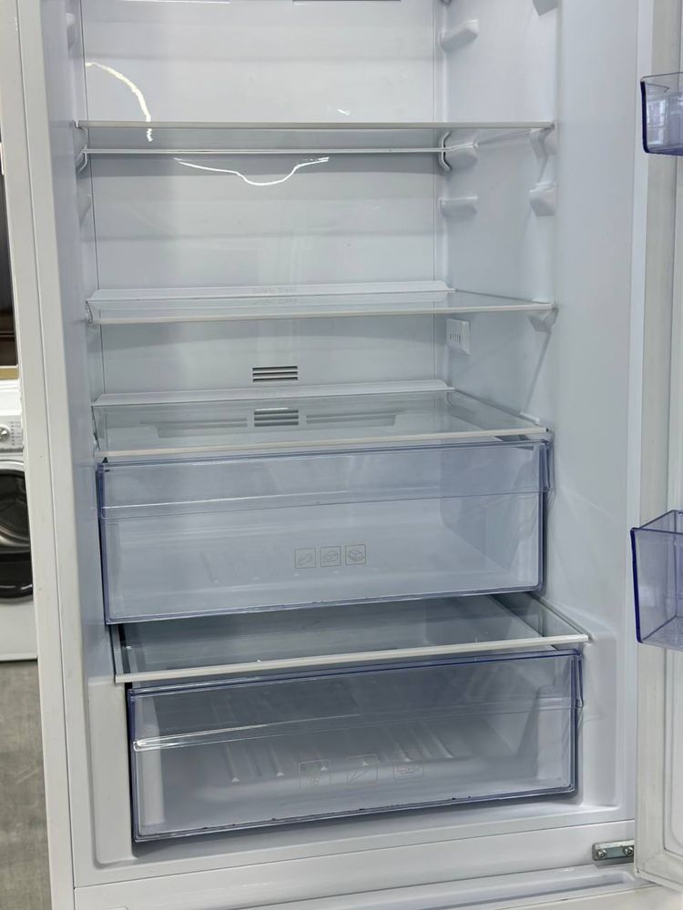 Холодильник Beko 200 см