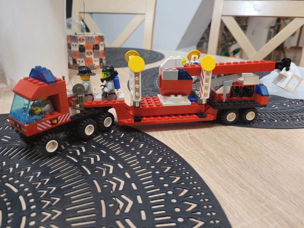 LEGO® 6477 Town - Wóz strażacki z podnośnikiem