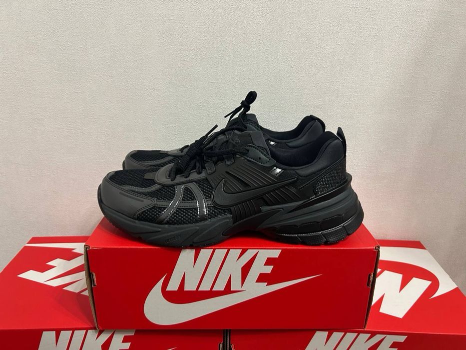 Продам красовки W Nike V2K RUN