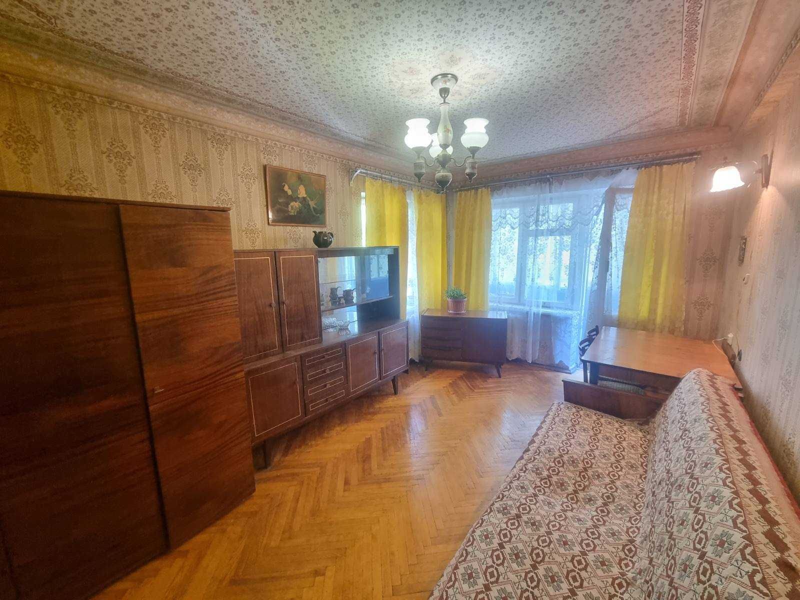 Продам 2 кім квартиру вул. Празька 25 (Дарницька пл)