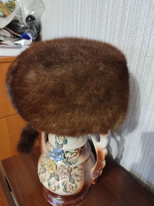 Продам норкову шапку.