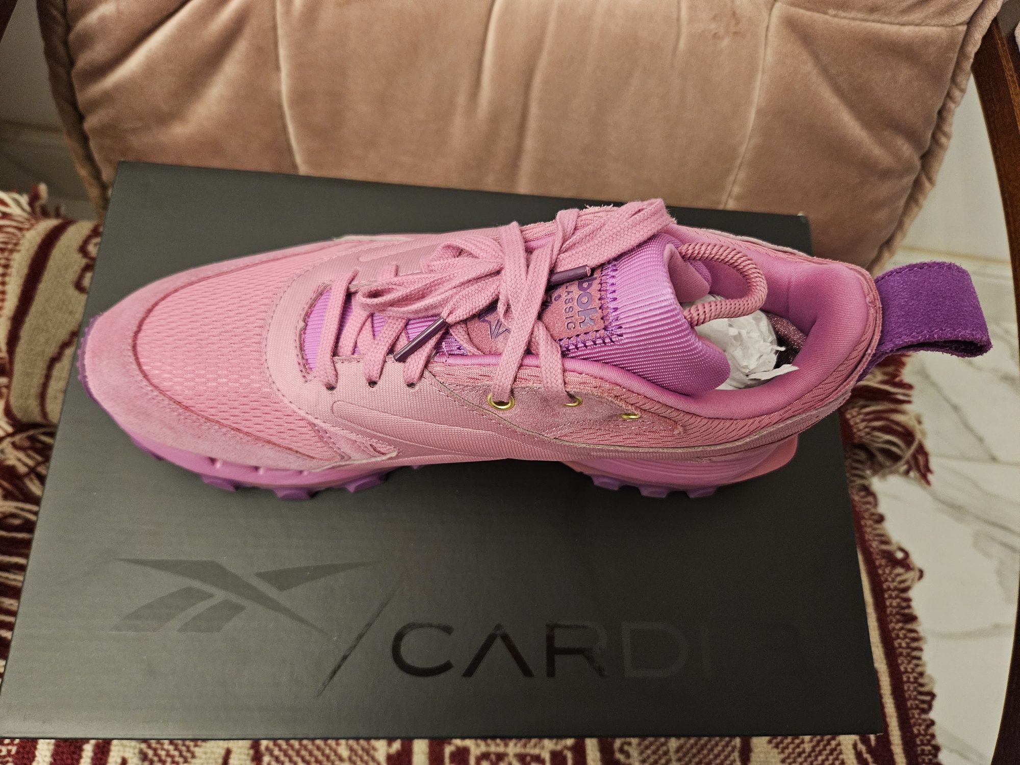 Buty sneakersy 39 Reebok Cardi B V2 fioletowe kultowe limited edt