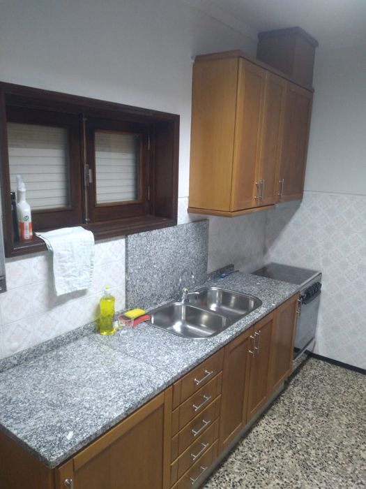 ARRENDAM-SE QUARTOS em Chaves excelente localização