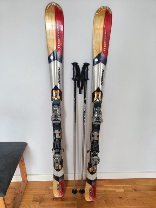 Narty Atomic Metron 5 (162 cm) + kijki Fischer

Sprzedam komplet nart