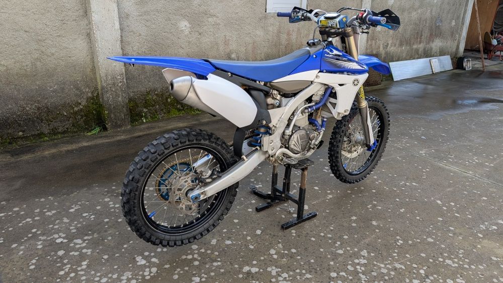 Yamaha YZ450F 2012 com extras