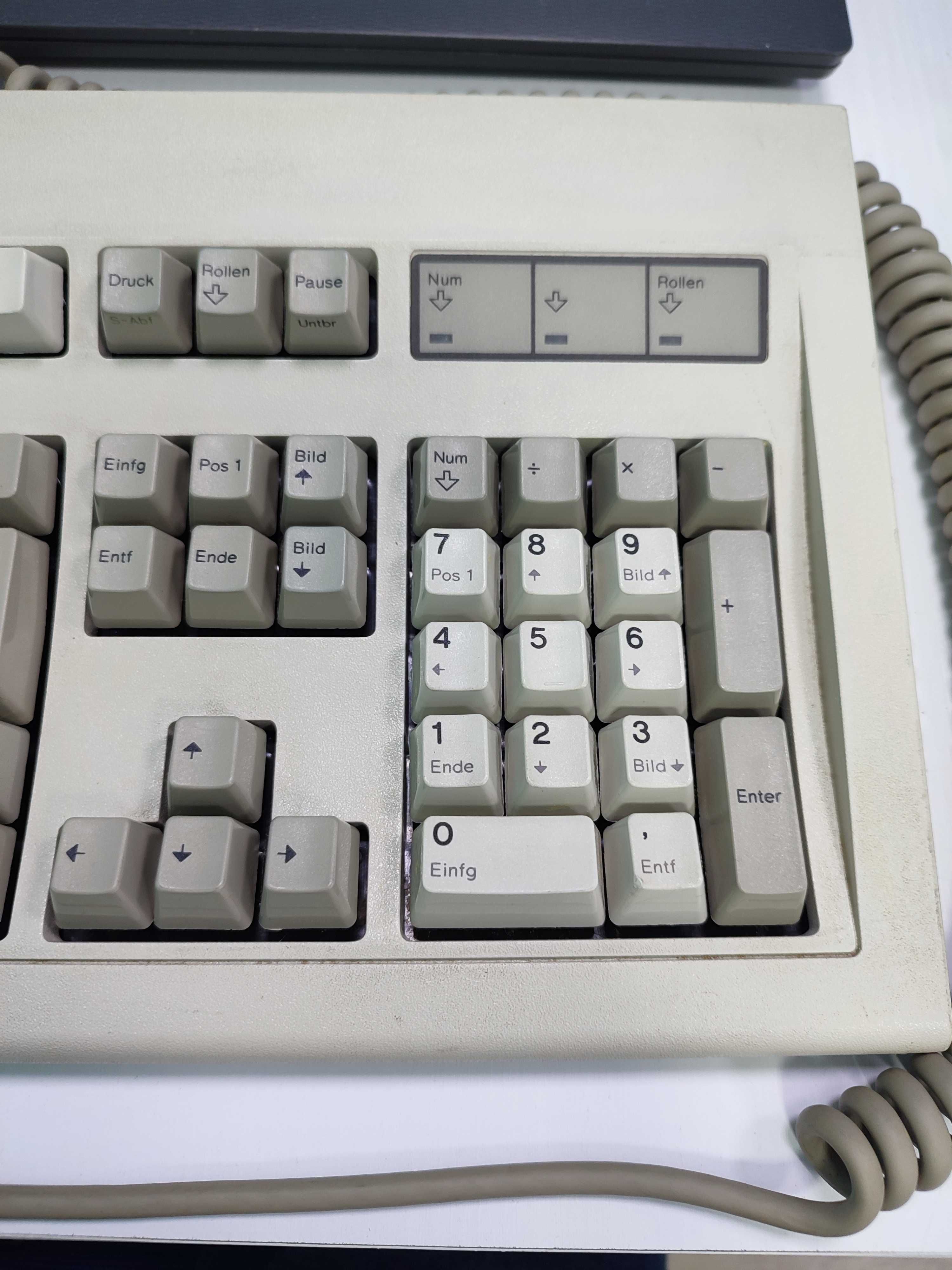 Клавіатура IBM model M