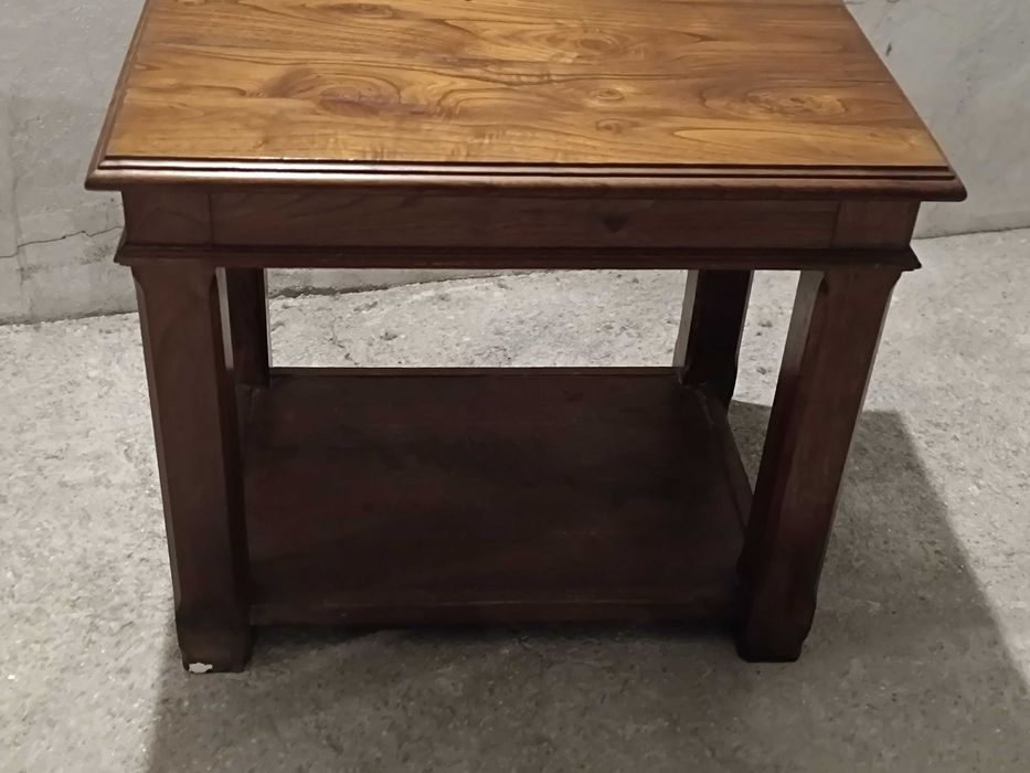Mesa de café antiga de Madeira